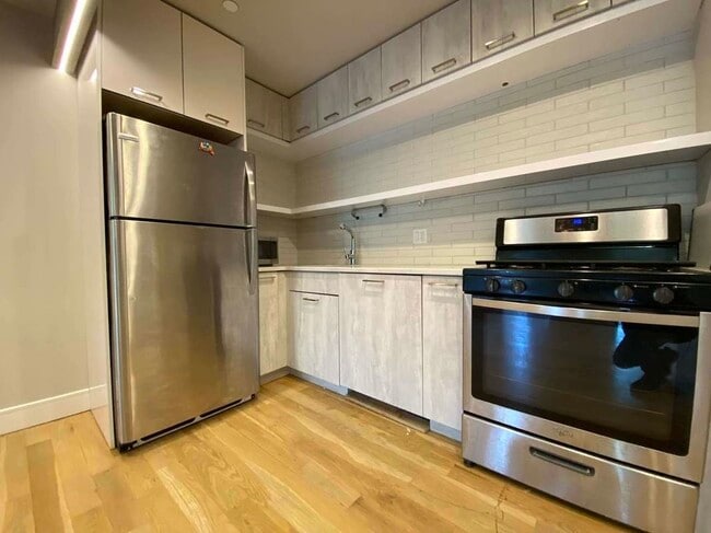 202 Clifton Place unit 2B, Brooklyn, NY 11216 - photo 7