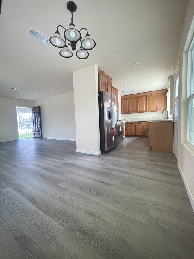 7949 Clearfield Ave, Panorama City, CA 91402 - photo 4