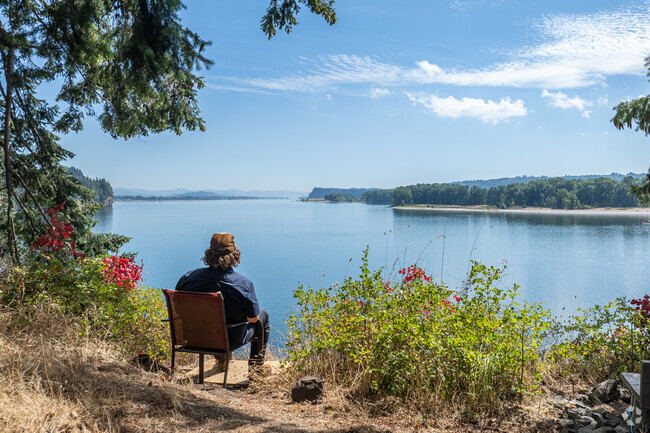 Coal Creak is a short distance from Columbia River views.