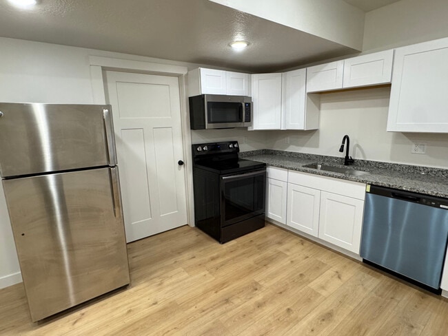 3082 Lone Pine St, Eagle Mountain, UT 84005 - photo 6