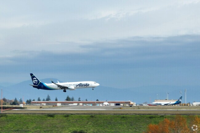 Seattle-Tacoma International Airport is about a 35-mile drive from downtown Gig Harbor.