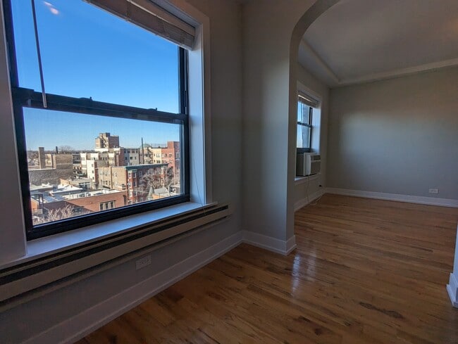 557 W Arlington Place unit 5, Chicago, IL 60614 - photo 5