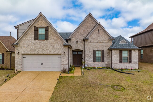Cordova homes tend to have manageable lawns, balancing between breathing room and easy upkeep.