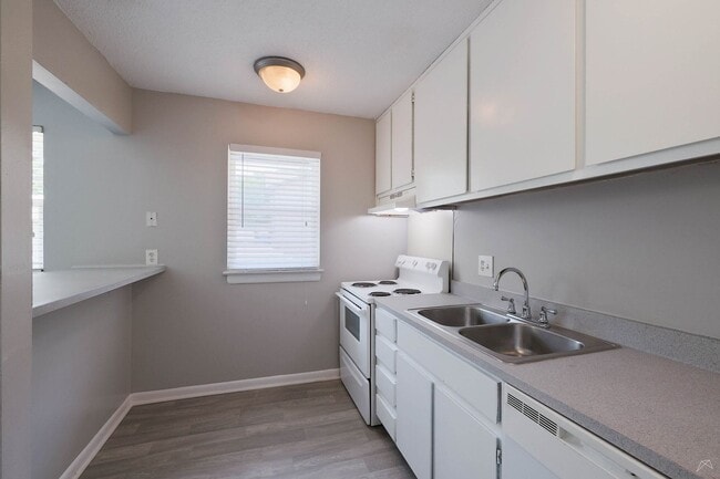 Hampton Hall | Comfort, Convenience, & Community – All In One, Atlanta, GA 30329 - photo 3