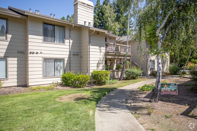 Foxboro in Hercules is home to many newer condos, townhouses, and single-family homes.