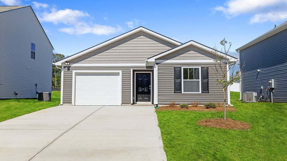 132 Bobbin Rd, Greenville, SC 29611 - photo 1