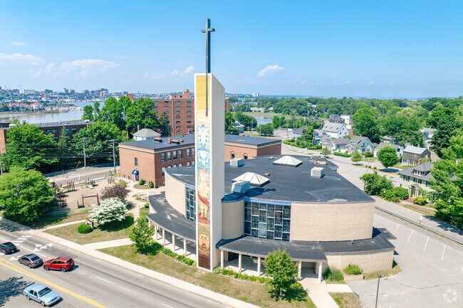 Holy Cross School provides a well-rounded education and promotes academic excellence.