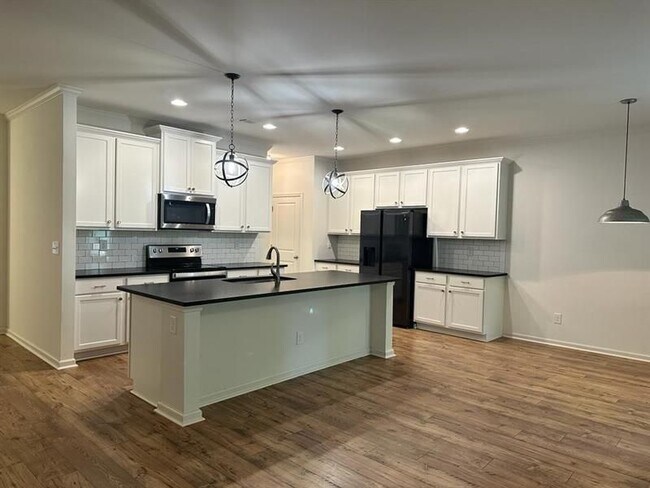 5635 Parkview Ln, Flowery Branch, GA 30542 - photo 6