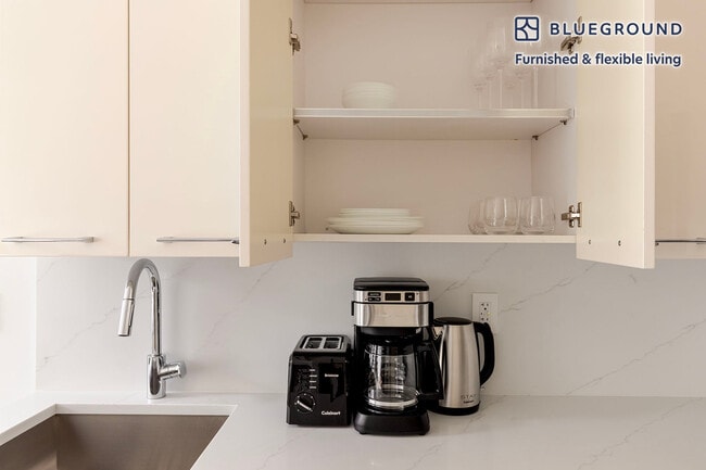 49 E 34th St unit FL6-ID2038, New York, NY 10016 - photo 7