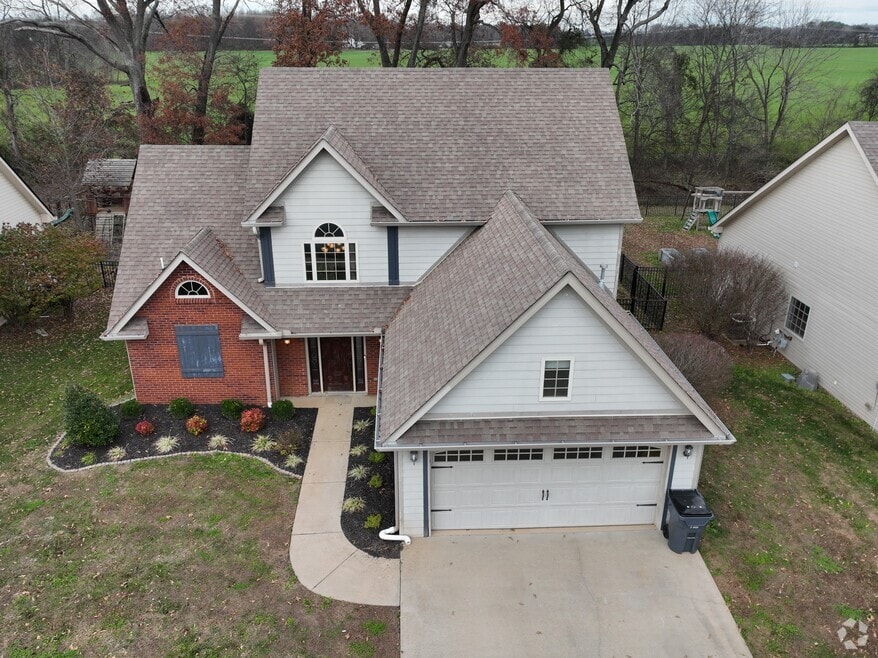 1257 Judge Tyler Dr, Clarksville, TN 37043 - photo 2