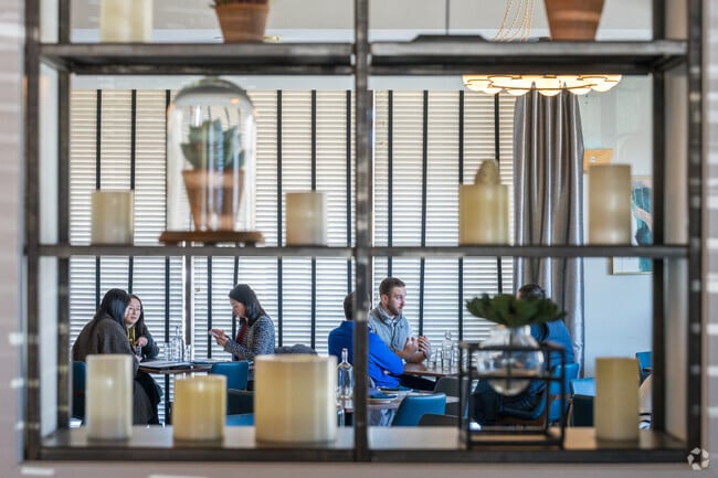 DanDan Wayne has desirable veggie dishes & spicy Sichuan and Taiwanese selections.
