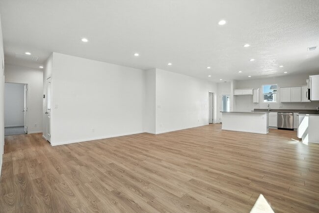 1226 N High Desert Dr unit 38572056, Deer Park, WA 99006 - photo 6