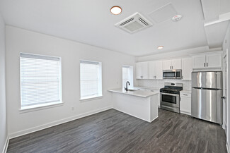 8 Greene Ave Unit 3B, Amityville, NY 11701