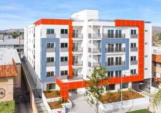 7043 N Jordan Ave, Canoga Park, CA 91303