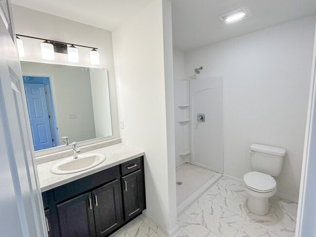 6732 Meadow View Dr S, Fargo, ND 58104 - photo 4