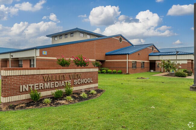 Valley View Intermediate School is a highly rated public school for grades 3 through 6.