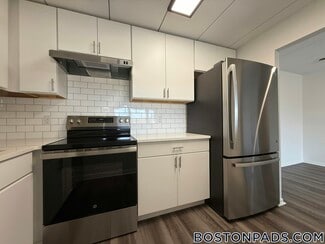 53 Hill Rd Unit 603, Belmont, MA 02478