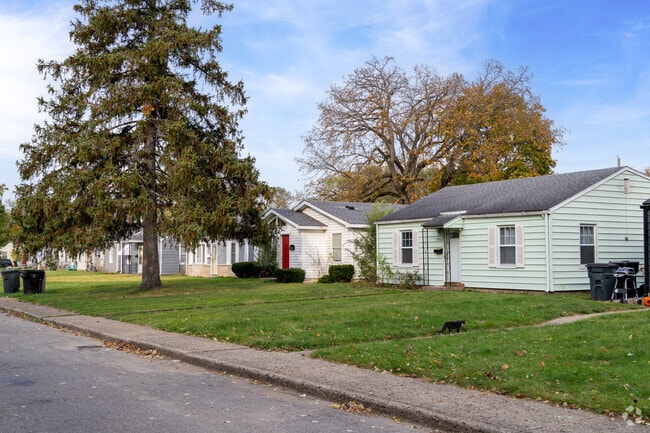 Ranch style homes with large lots sit throughout Far Northwest.