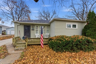 1144 Madison St, Cedar Falls, IA 50613