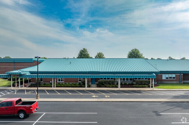 Deer Park Elementary School has students in PK, K-5th grades.