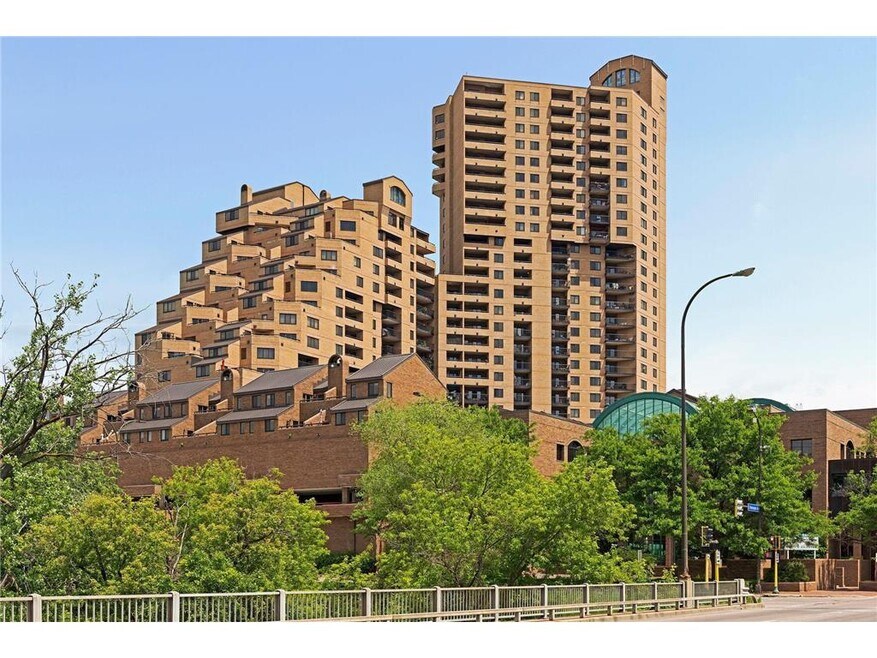 Falls-Pinnacle Building