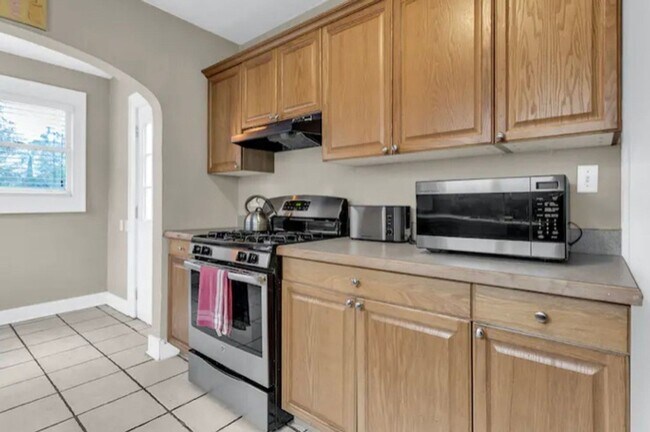 1354 Winburn Dr, Atlanta, GA 30344 - photo 2