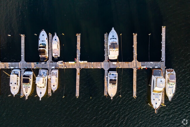 Boating on Acushnet River and Buzzards Bay is a popular pastime in Fairhaven/Harbor View.