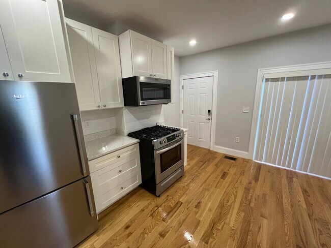 148 Oxford St unit 374-2, Somerville, MA 02143 - photo 4
