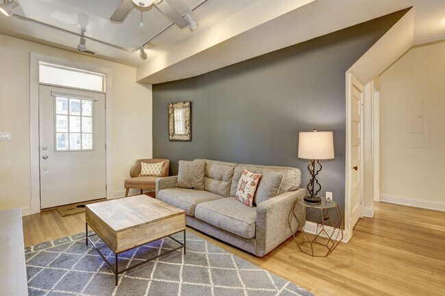 4114 New Hampshire Ave NW unit 2, Washington, DC 20011 - photo 3