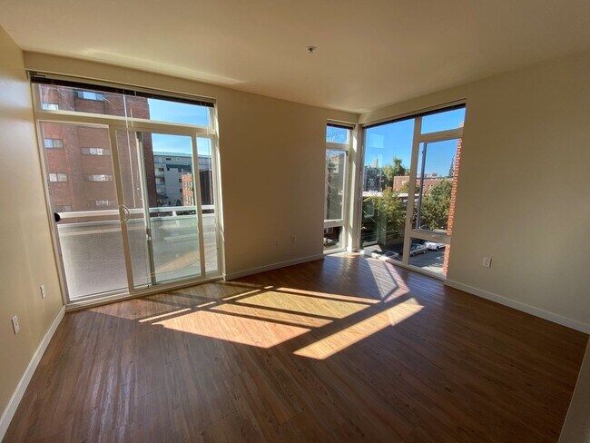 The Local 418, Seattle, WA 98102 - photo 2