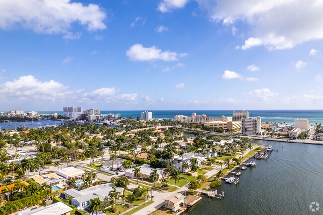 The Hollywood Lakes neighborhood has lots of open spaces, unobstructed lake views.