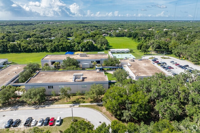 Cimino Elementary has a student-teacher ratio of 14 to 1.