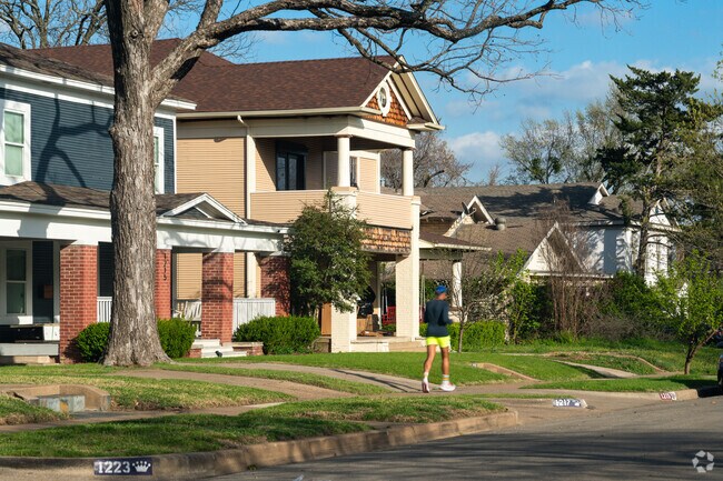 Neighborhoods in ZIP Code 75208, TX - Homes.com Neighborhoods in ZIP Code 75208, TX - Homes.com