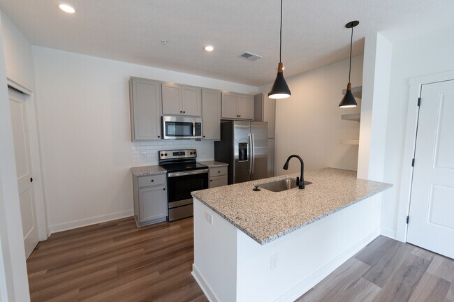 1460 Grant 1A kitchen