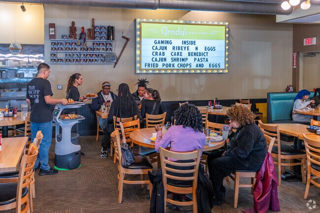 Grady's Snack 'N' Dine has excellent breakfast food in East Hazel Crest.