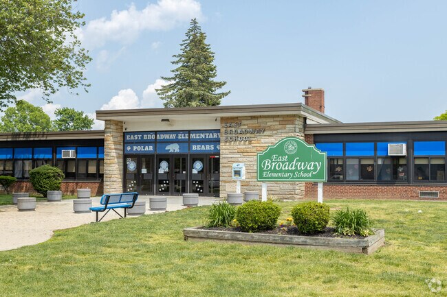 The East Broadway School in Levittown, NY serves students in grades K-5.
