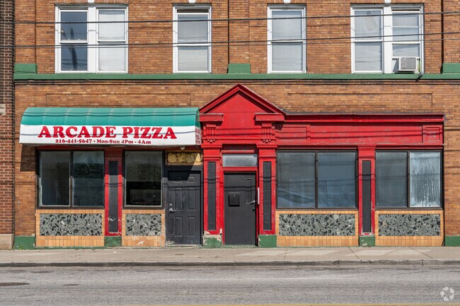 Arcade Pizza caters to late night cravings of North Broadway residents.