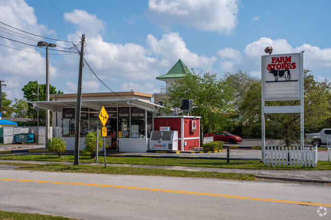 Sunset locals can stop at this local convenience store for their last-minute needs.