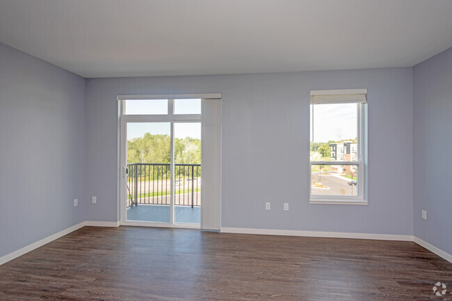 Studio, 1BA - 569SF