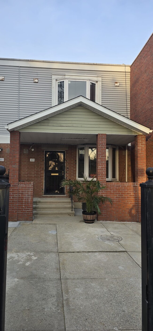 495 Snediker Ave, Brooklyn, NY 11207
