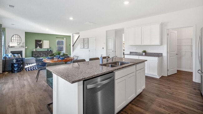 5109 Runnerstone Rd, Morristown, TN 37813 - photo 6