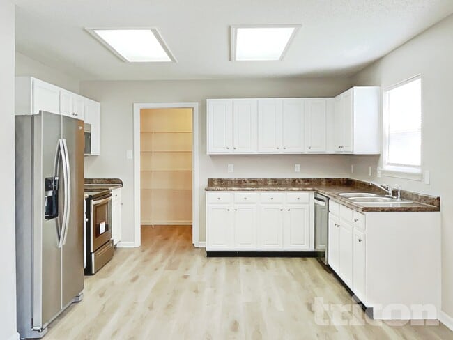 2279 Westmere Dr, Plainfield, IN 46168 - photo 5