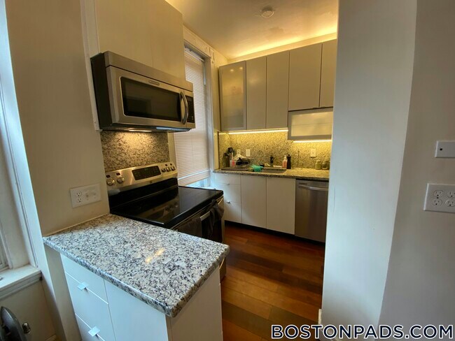 55 St Stephen St unit 2, Boston, MA 02115 - photo 2