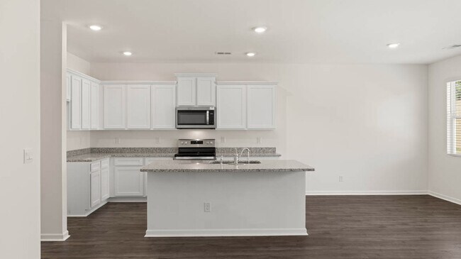 12100 Conrad Cir, Hampton, GA 30228 - photo 4