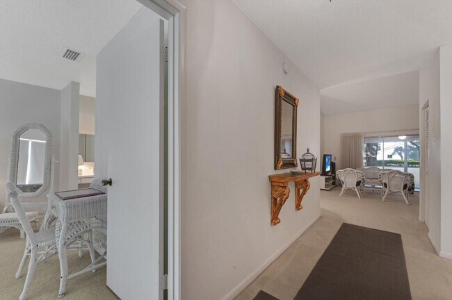 708 Lago Rd, Delray Beach, FL 33445 - photo 4