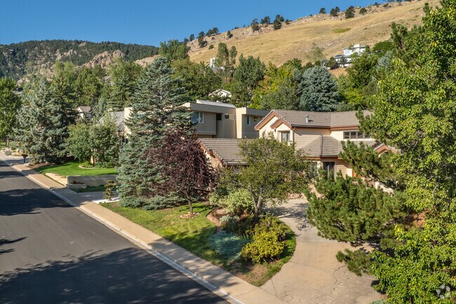Mountain homes in Boulder are known for their panoramic views of the surrounding mountains.