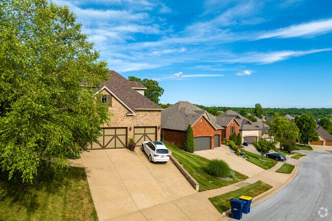 Larger homes in the Rivercut neighborhood of Southwest Springfield.