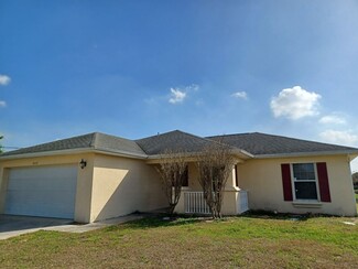 6012 Thrush Ave, Fort Myers, FL 33905