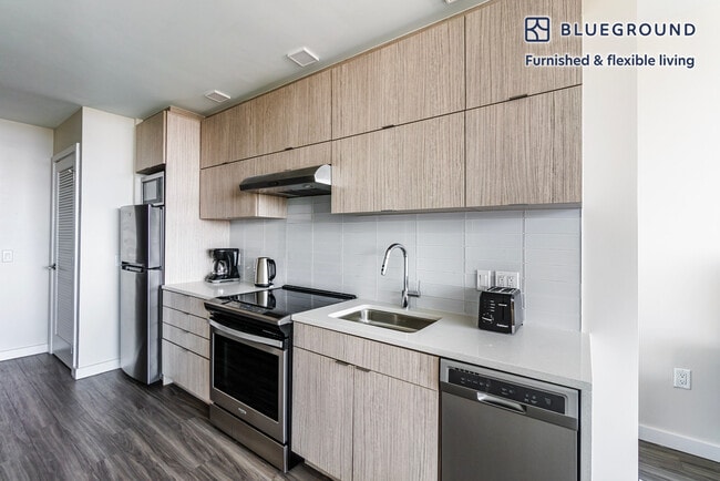 301 M St SW unit FL11-ID1137, Washington, DC 20024 - photo 7