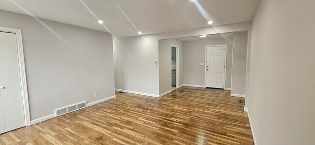 665 Milford Point Rd, Milford, CT 06460 - photo 4